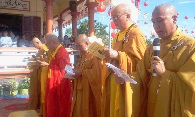 PG huyện Cái Bè tổ chức Đại lễ Phật đản ảnh 2 2013-05-23 08.10.34.jpg