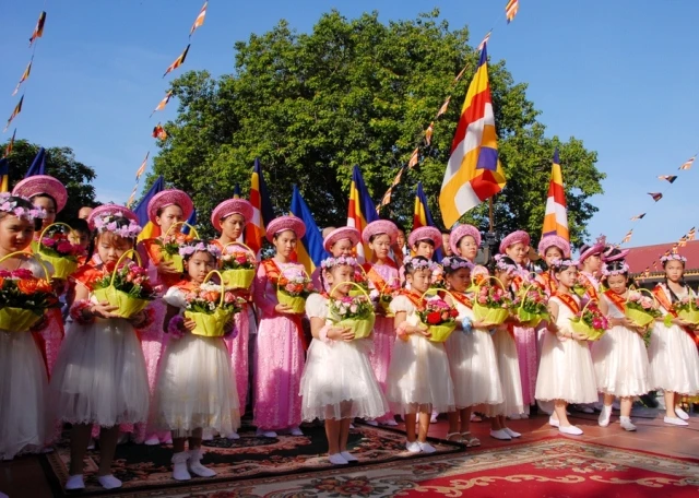 Chùm ảnh Đại lễ Phật đản PL.2557 tại TP.HCM ảnh 20 BTN_0196.JPG