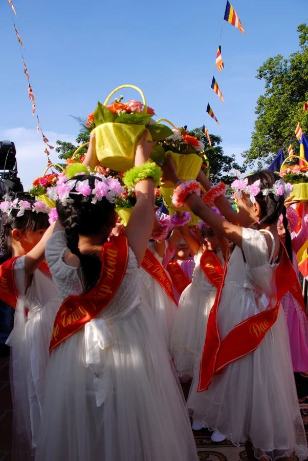 Chùm ảnh Đại lễ Phật đản PL.2557 tại TP.HCM ảnh 22 BTN_0205.JPG