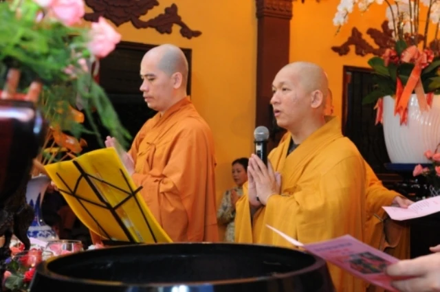 Lễ Phật đản tại Pháp Võ, Kim Cương, Pháp Hoa ảnh 22 ruocphat11.jpg