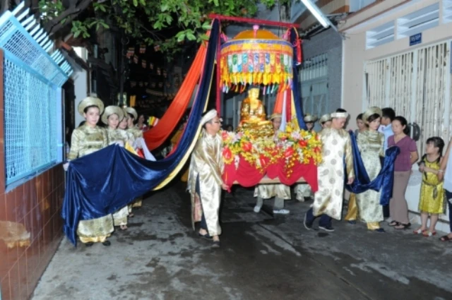 Lễ Phật đản tại Pháp Võ, Kim Cương, Pháp Hoa ảnh 9 ruocphat2.jpg