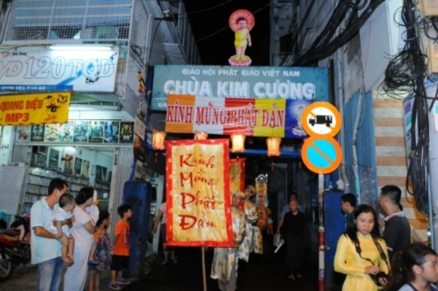 Lễ Phật đản tại Pháp Võ, Kim Cương, Pháp Hoa ảnh 10 ruocphat3.jpg