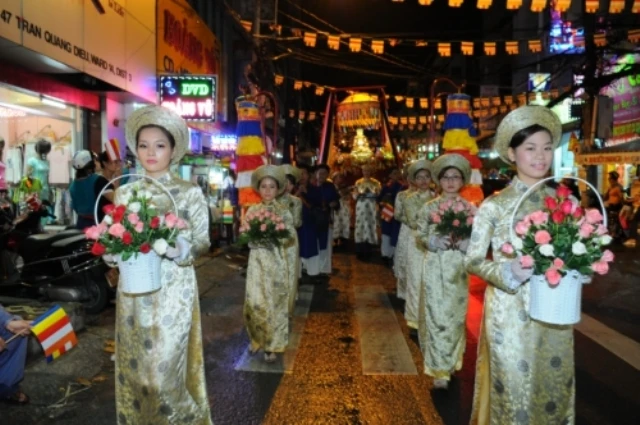 Lễ Phật đản tại Pháp Võ, Kim Cương, Pháp Hoa ảnh 12 ruocphat5.jpg