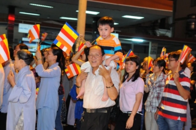 Lễ Phật đản tại Pháp Võ, Kim Cương, Pháp Hoa ảnh 15 ruocphat6.jpg