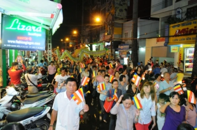 Lễ Phật đản tại Pháp Võ, Kim Cương, Pháp Hoa ảnh 16 ruocphat8.jpg