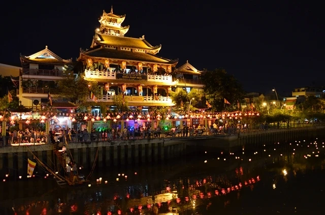 Lễ Phật đản tại Pháp Võ, Kim Cương, Pháp Hoa ảnh 23 wthiensanh09.JPG