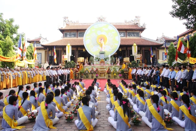 TT-Huế: Lễ chính thức Đại lễ Phật đản PL.2557 ảnh 1 1_hue.JPG