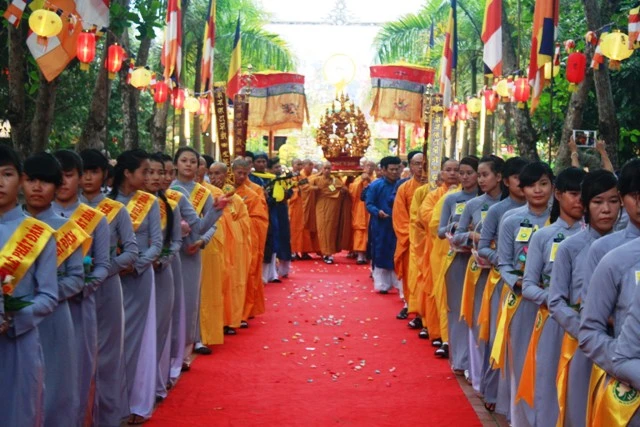 Cố đô Huế: Thiêng liêng lễ rước Phật ảnh 5