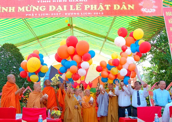 Kiên Giang tổ chức Đại lễ Phật đản ảnh 34