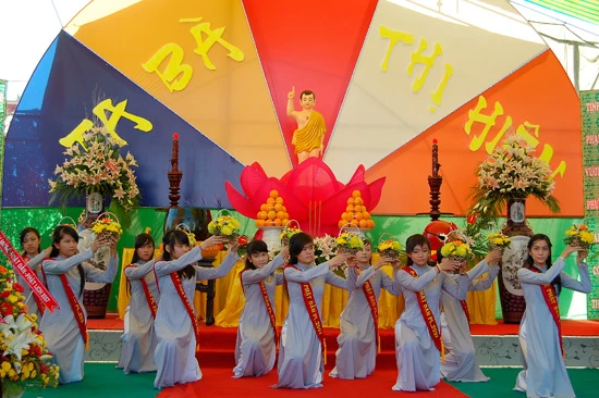 Kiên Giang tổ chức Đại lễ Phật đản ảnh 8