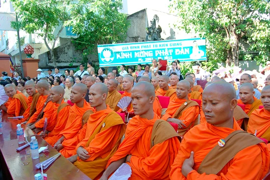 Kiên Giang tổ chức Đại lễ Phật đản ảnh 13