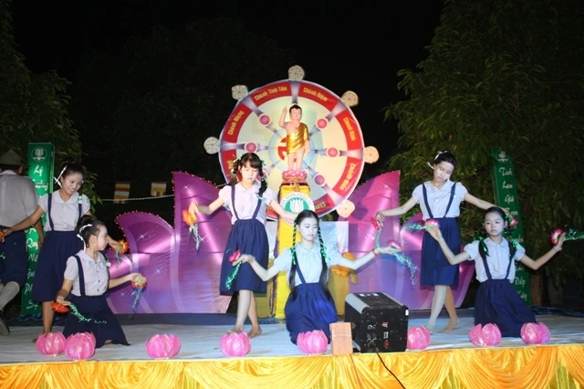 Quảng Ngãi, Bình Phước mừng Đản sinh ảnh 4 1quangngai1.JPG