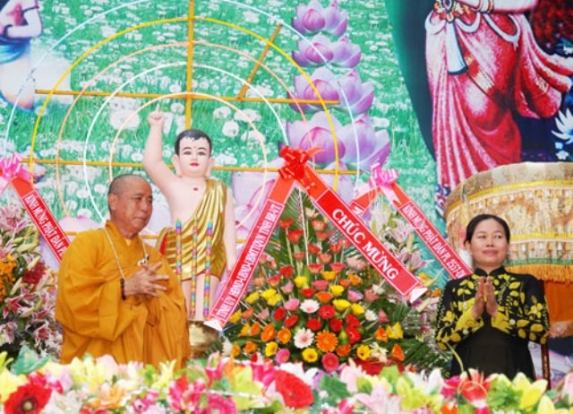 bà nguyễn thị yến trưởng ban dân vận tỉnh.JPG