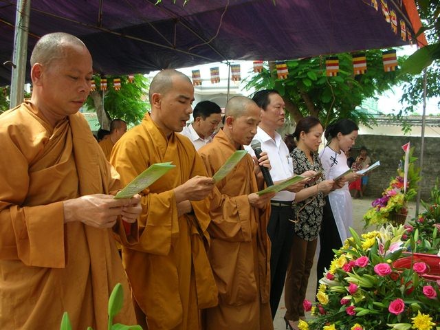 Phật đản tại chùa Trường Sa Lớn và một số chùa khác ảnh 28 nghean4.jpg