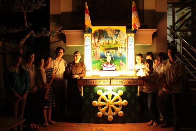 Những “điểm nhấn” văn hóa trong mùa Phật đản 2013 ảnh 4 anh 2, Van hoa.jpg