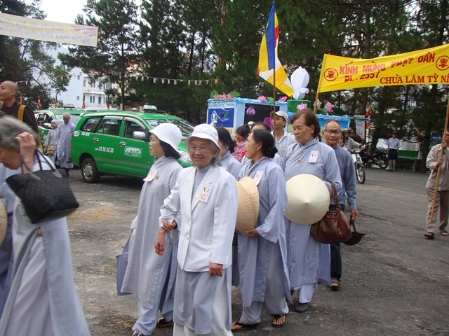 Lạng Sơn, Lâm Đồng đón Đản sinh an lạc... ảnh 13 nguyenhan03.JPG