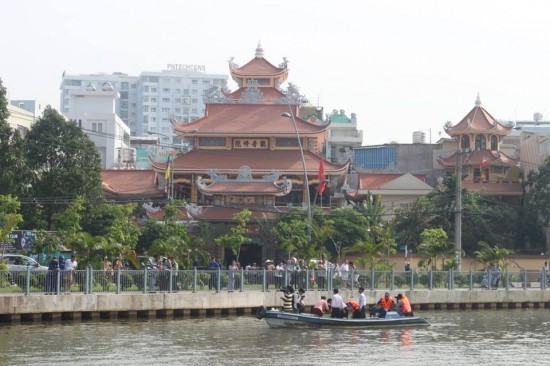 205.000 con cá được thả xuống kênh Tàu Hủ và Nhiêu Lộc ảnh 3 44-550x366.jpg