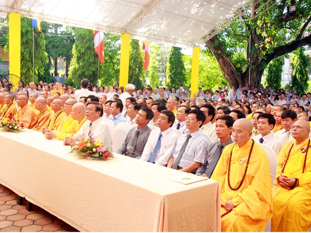 TT-Huế: Trang nghiêm tưởng niệm Bồ-tát Quảng Đức ảnh 2