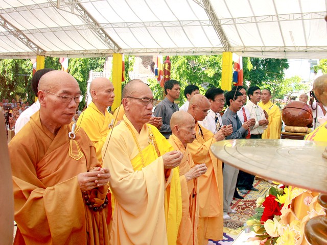 TT-Huế: Trang nghiêm tưởng niệm Bồ-tát Quảng Đức ảnh 14