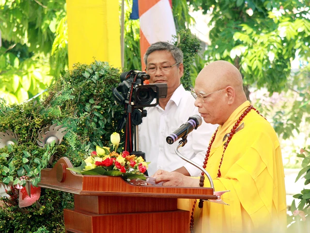 TT-Huế: Trang nghiêm tưởng niệm Bồ-tát Quảng Đức ảnh 16