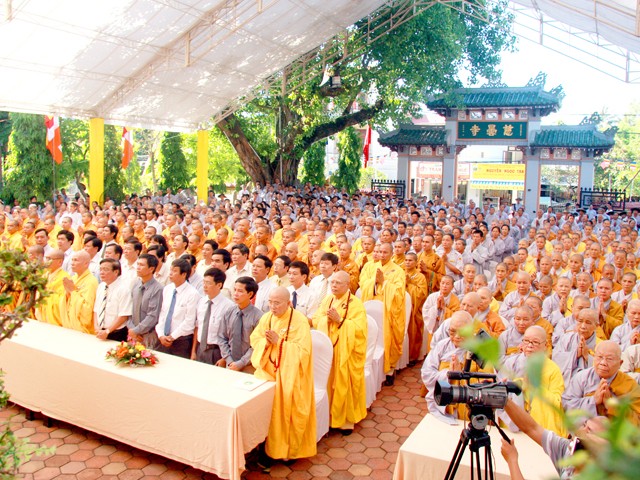 TT-Huế: Trang nghiêm tưởng niệm Bồ-tát Quảng Đức ảnh 1