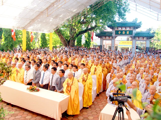 TT-Huế: Trang nghiêm tưởng niệm Bồ-tát Quảng Đức ảnh 1