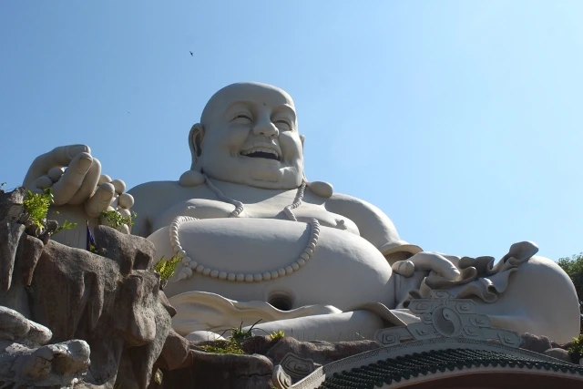 Tượng Phật Di Lặc trên núi Cấm đạt kỷ lục châu Á ảnh 1 vugiang01.JPG