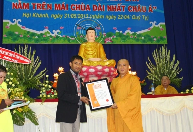 Chùa Hội Khánh đón nhận kỷ lục châu Á ảnh 3 IMG_6560.JPG