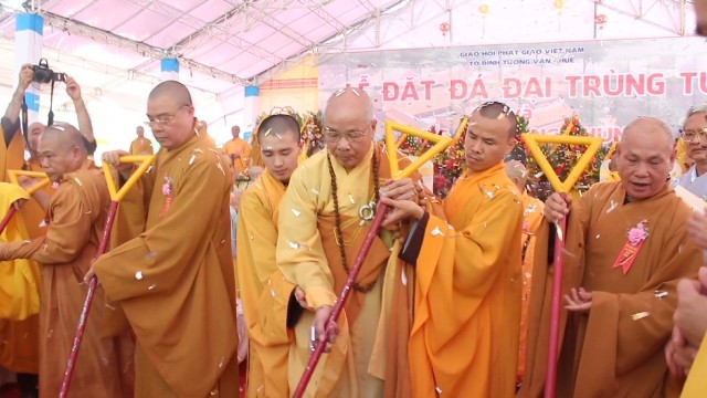 TT-Huế: Lễ đặt đá đại trùng tu chùa Tường Vân ảnh 1 15_jpg.jpg