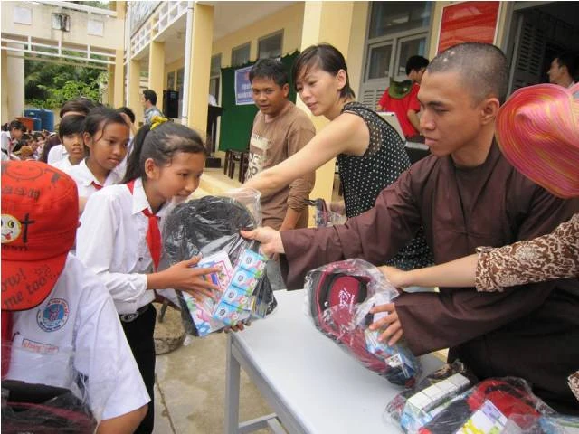 Ba chương trình thiện nguyện trong ngày 1-6 ảnh 1 diepcongtieng1.jpg