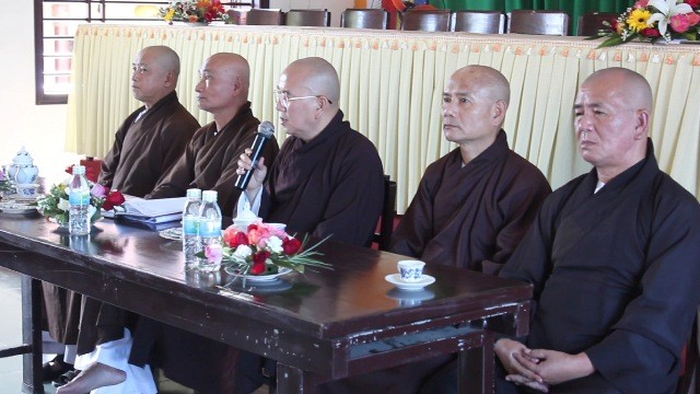TT-Huế: Chư Tăng thảo luận về "Hành trì giới luật" ảnh 4 5hue.jpg