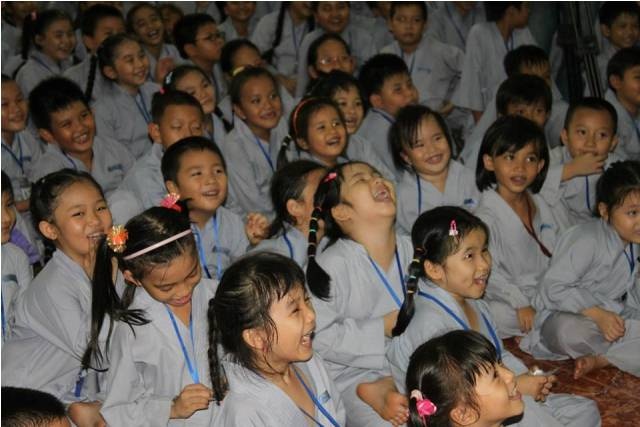 Sôi động mùa hè với Gieo hạt từ tâm kỳ 15 ảnh 21 cßc bT c²_i s_ng khoßi khi xem tu_ng h_ng hai nhi.jpg