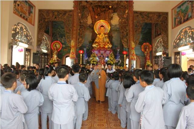 Sôi động mùa hè với Gieo hạt từ tâm kỳ 15 ảnh 31 h²_ng d_n cßc bT =i kinh hanh ni_m Ph_t.jpg