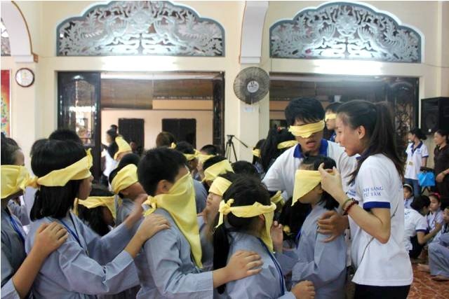 Sôi động mùa hè với Gieo hạt từ tâm kỳ 15 ảnh 40 tr_ ch)i b_p m_t x_p ch_.jpg