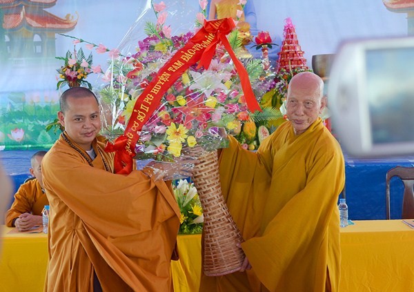 Lạc thành mẫu tôn tượng “Quốc thái dân an Phật đài”