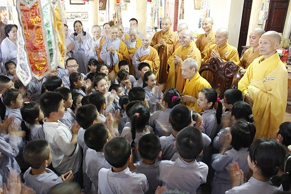 Thiếu nhi hành hương đảnh lễ Đức Pháp chủ ảnh 2 _MG_0066.JPG