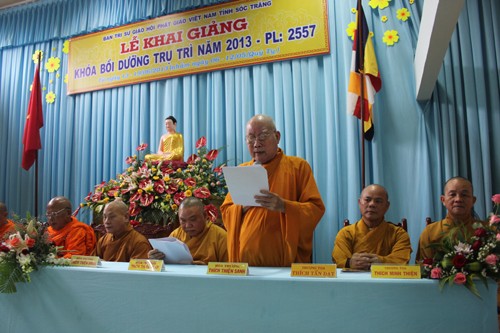 Sóc Trăng: Khai mạc Khóa bồi dưỡng trụ trì năm 2013 ảnh 3 1dinhhuong14.jpg