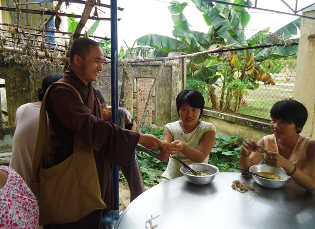 tại trung tâm điều dưỡng tâm thần (7).JPG