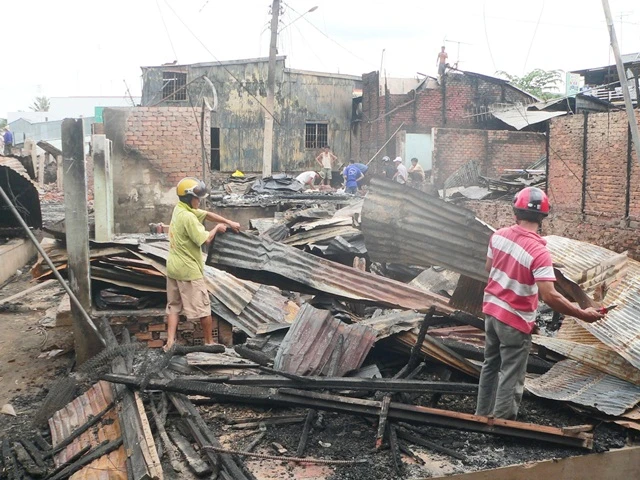 Thu d_n chi_n tr²_ng sau h_a ho_n.JPG