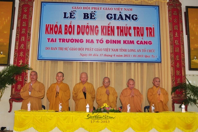 Long An: Bế giảng khóa Bồi dưỡng kiến thức trụ trì ảnh 1 2013-6-17 Le be giang khoa BDKTTT Long An-senvamco (1).JPG