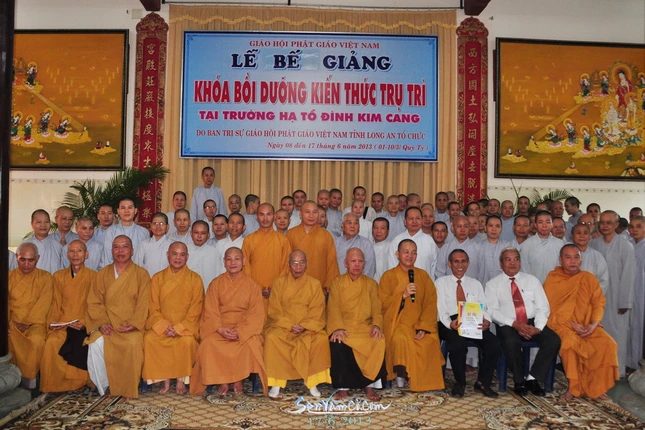 Long An: Bế giảng khóa Bồi dưỡng kiến thức trụ trì ảnh 5 2013-6-17 Le be giang khoa BDKTTT Long An-senvamco (20).JPG
