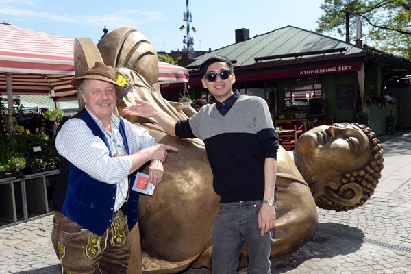 tuong Phat khong hop.jpg