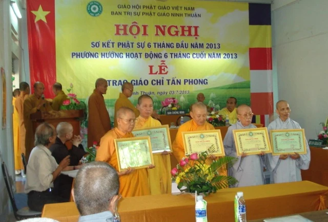 Ninh Thuận: Sơ kết Phật sự 6 tháng đầu năm 2013 ảnh 2 ninhthuan3.JPG