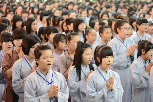 GS.Ngô Bảo Châu chia sẻ tại chùa Hoằng Pháp ảnh 4