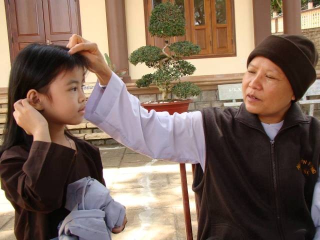 Nơi gieo duyên lành cho những trẻ mồ côi... ảnh 1 luc hoa 2.jpg