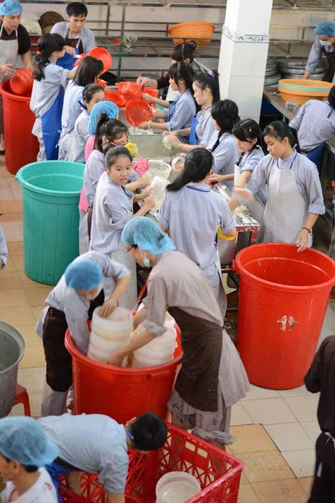 Toàn cảnh Khóa tu mùa hè 2013 tại chùa Hoằng Pháp ảnh 84 Toàn cảnh Khóa tu mùa hè 2013 tại chùa Hoằng Pháp ảnh 84