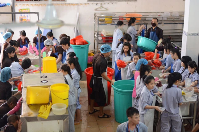 Toàn cảnh Khóa tu mùa hè 2013 tại chùa Hoằng Pháp ảnh 85 Toàn cảnh Khóa tu mùa hè 2013 tại chùa Hoằng Pháp ảnh 85