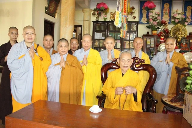 Phân ban Ni giới T.Ư (phía Bắc) cúng dường trường hạ ảnh 2 IMG_1373.jpg