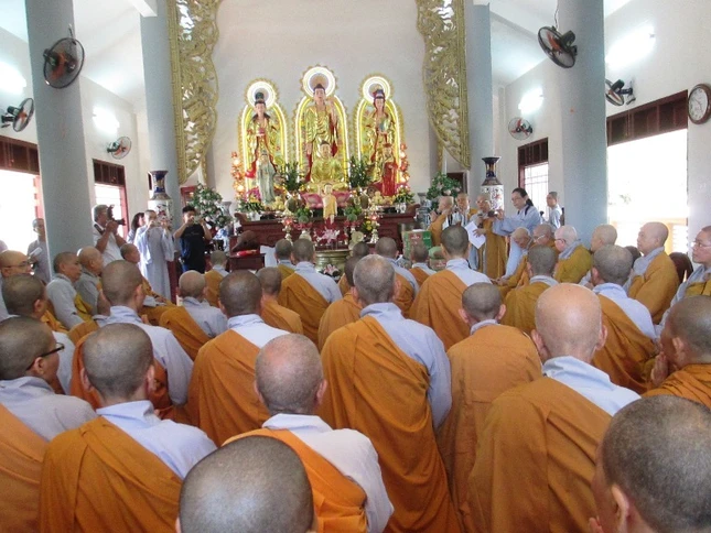 chùa Bạch Vân - Bến Tre.jpg