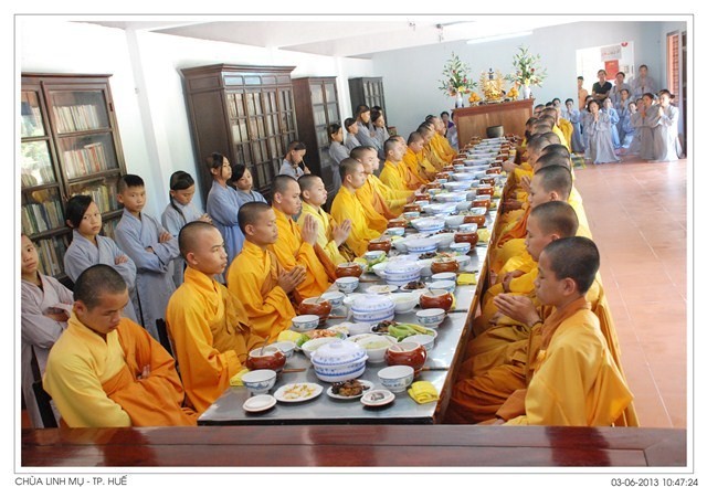 Thiền viện Vạn Hạnh cúng dường trường hạ ảnh 4 DSC_2671.jpg